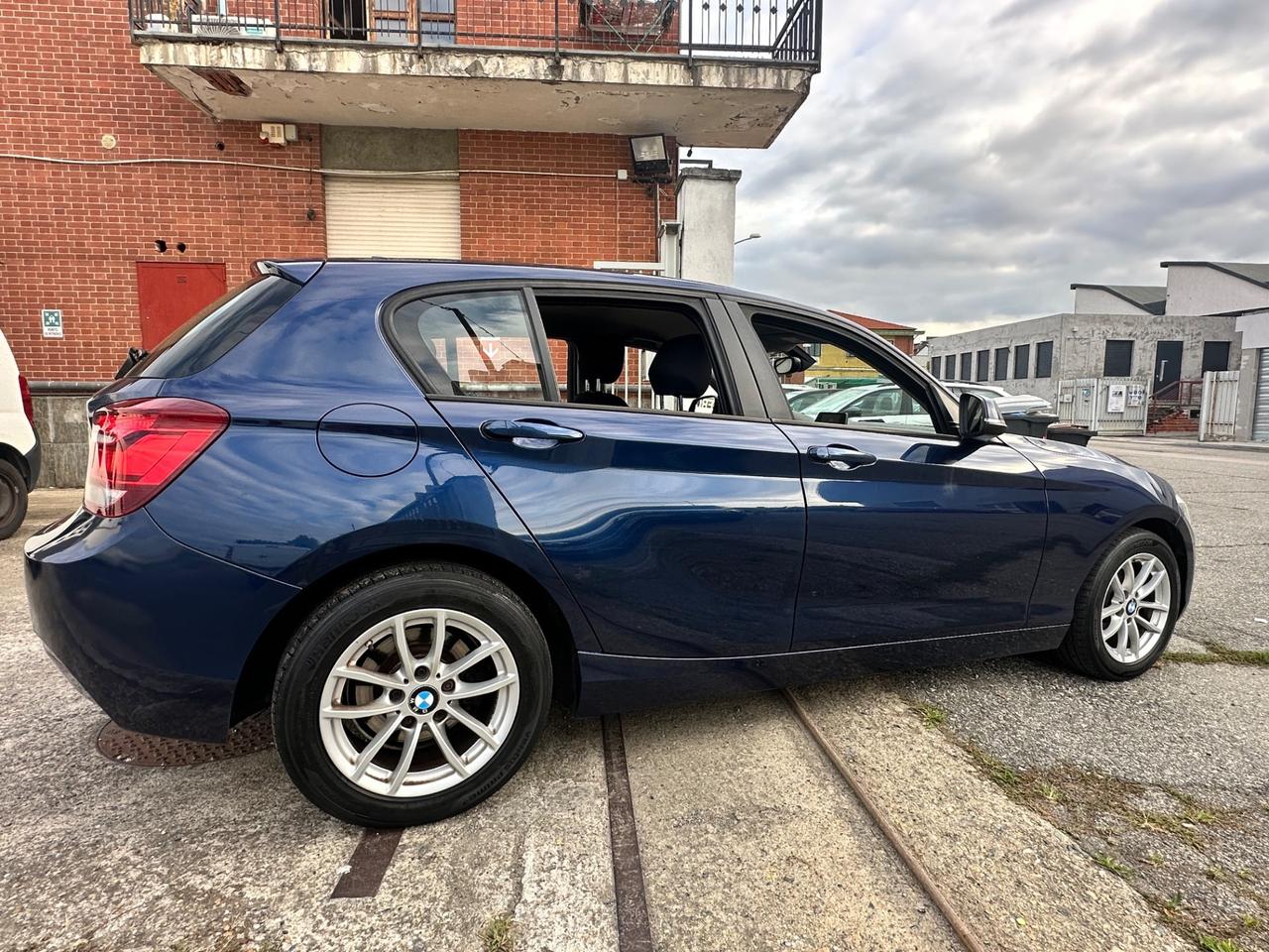 Bmw 118 118d 5p. Unique