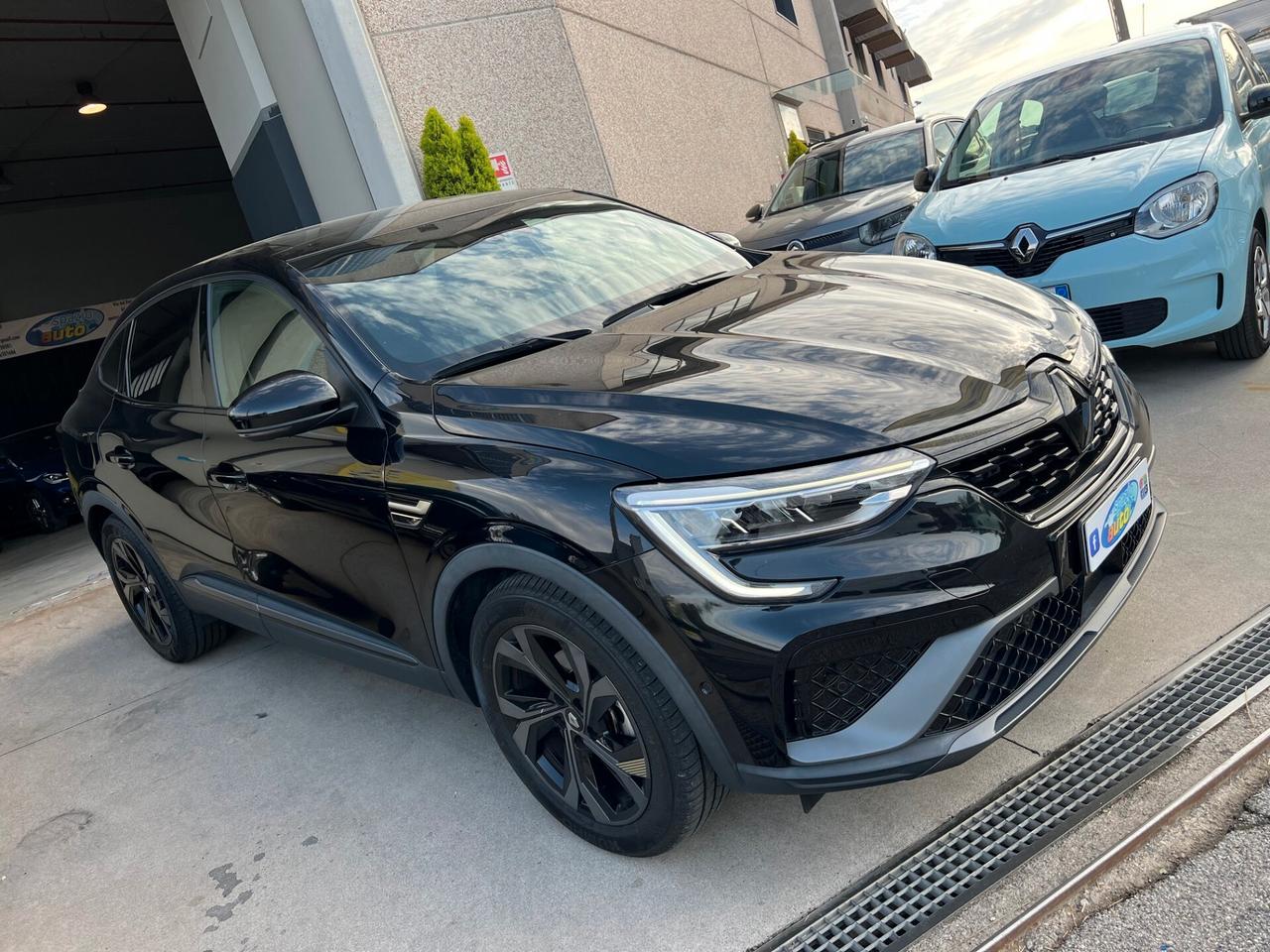 Renault Arkana Full Hybrid E-Tech 145 CV Engineered/TETTO PANORAMICO APRIBILE, SEDILI RISCALDABILI E VOLANTE