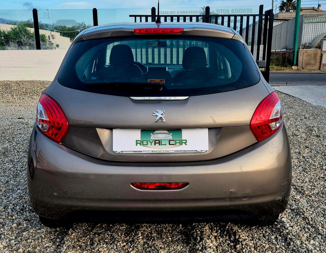 Peugeot 208 1.2 benzina 82 CV 5 porte