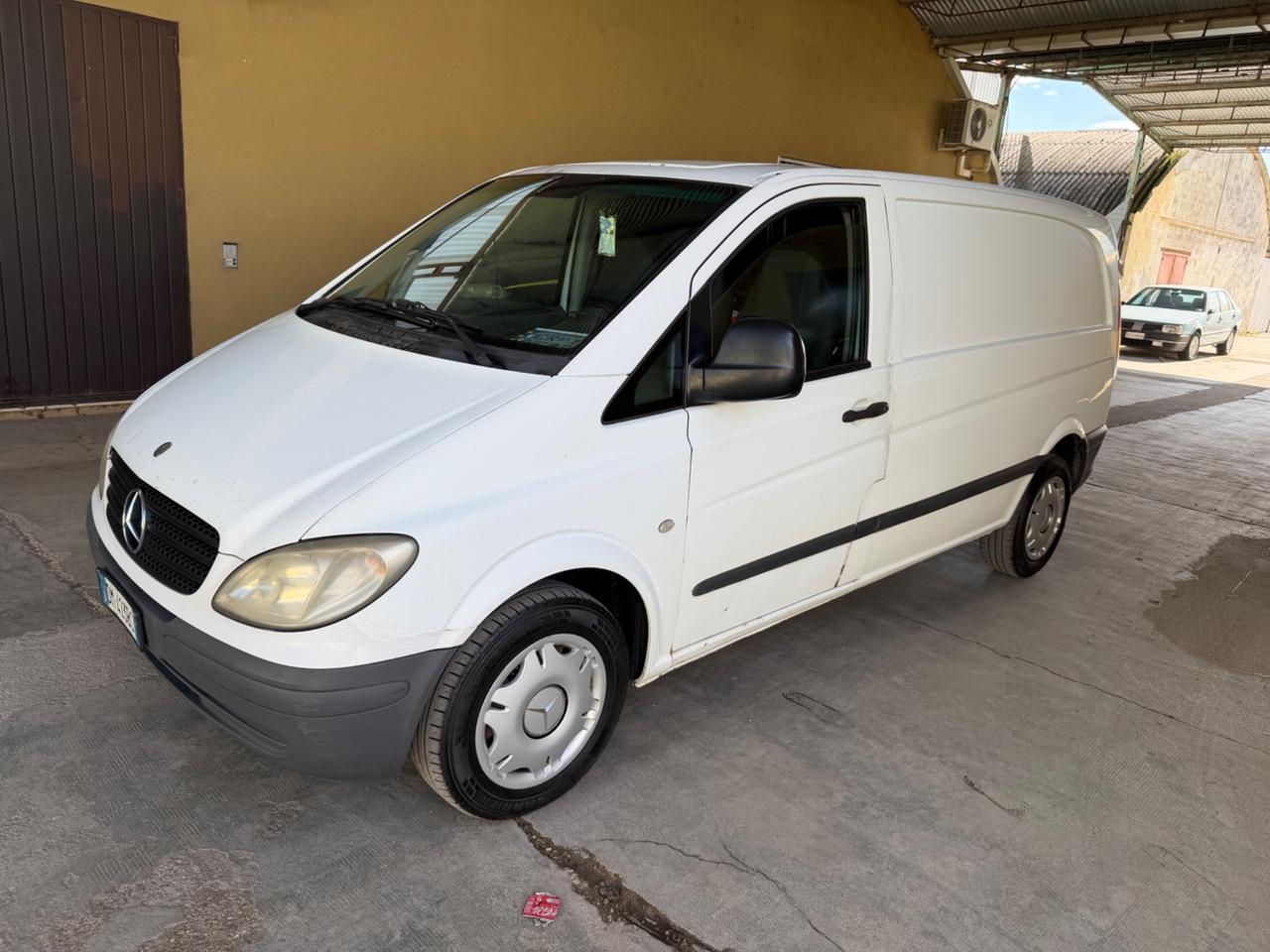 Mercedes Benz Vito 111 CDI 2.2d con clima - 2008