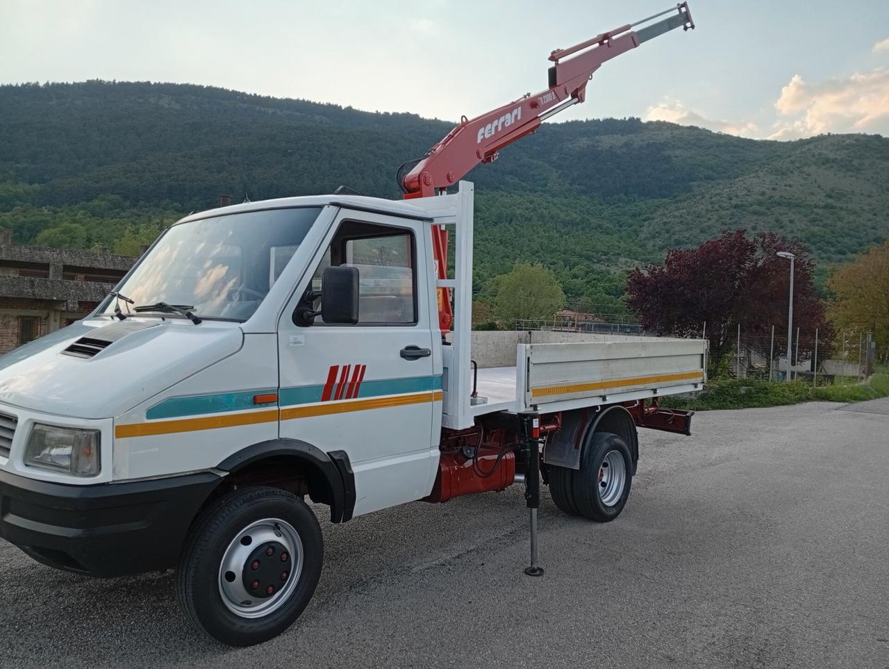 Iveco Daily 49-10 Gru e cassone fisso