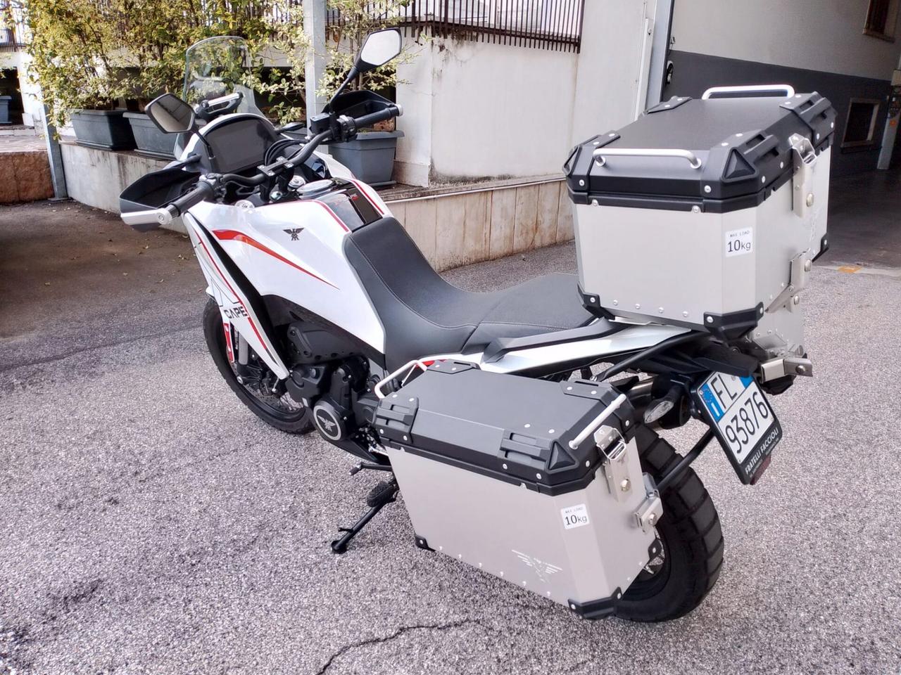 Moto Morini X-Cape 700 cerchi a raggi neri