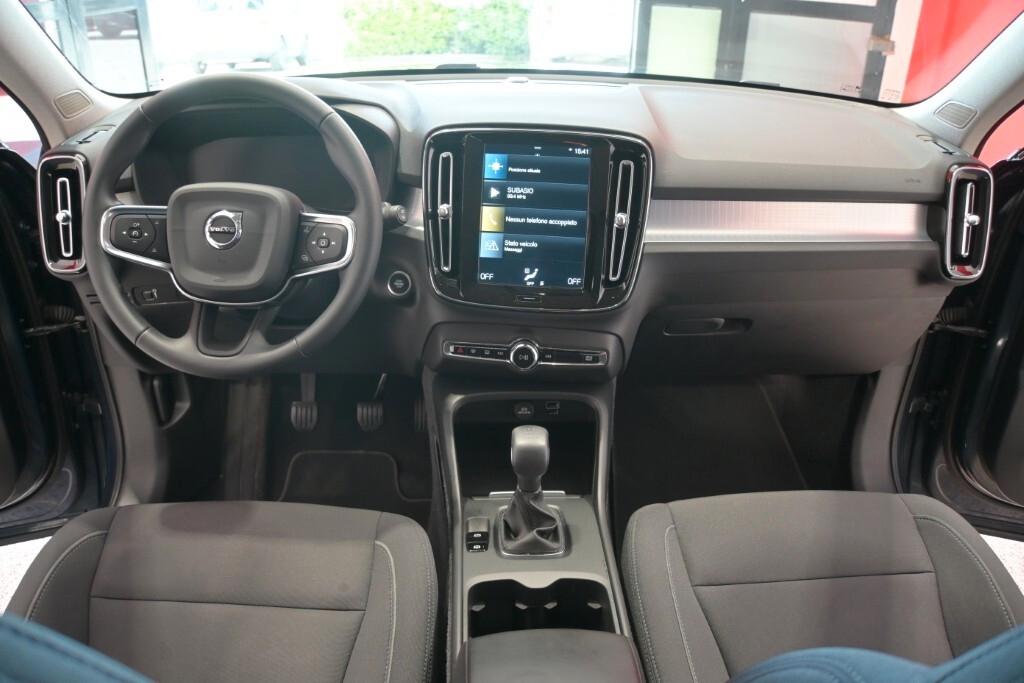 VOLVO XC40 1.5 T2 129CV 6M. MOMENTUM PRO ( FARI LED - COCKPIT - CRUISE - NAVI - MIRROR - PDC - TELECAMERA POST. )