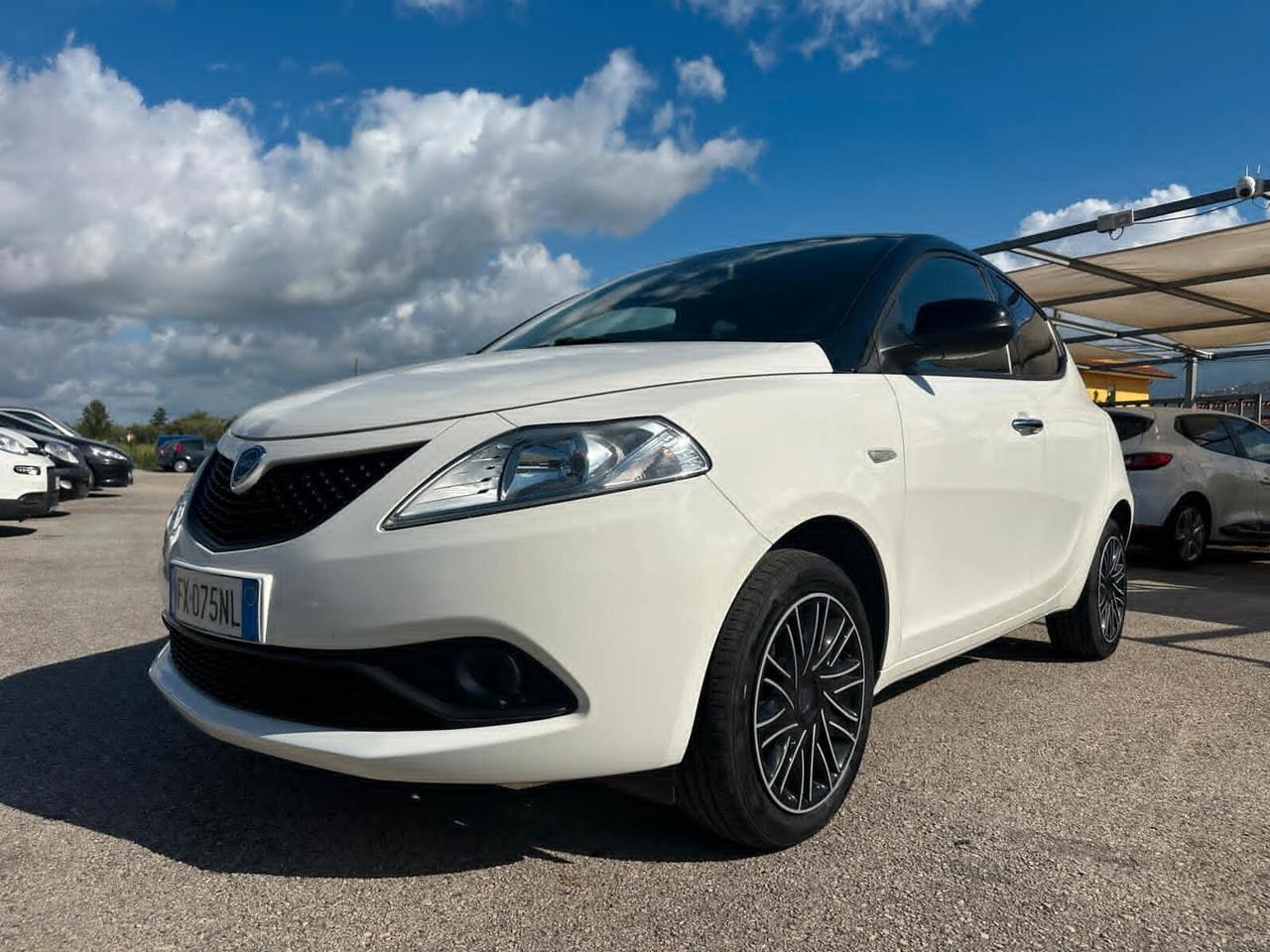 Lancia New Ypsilon 1.2 Benzina
