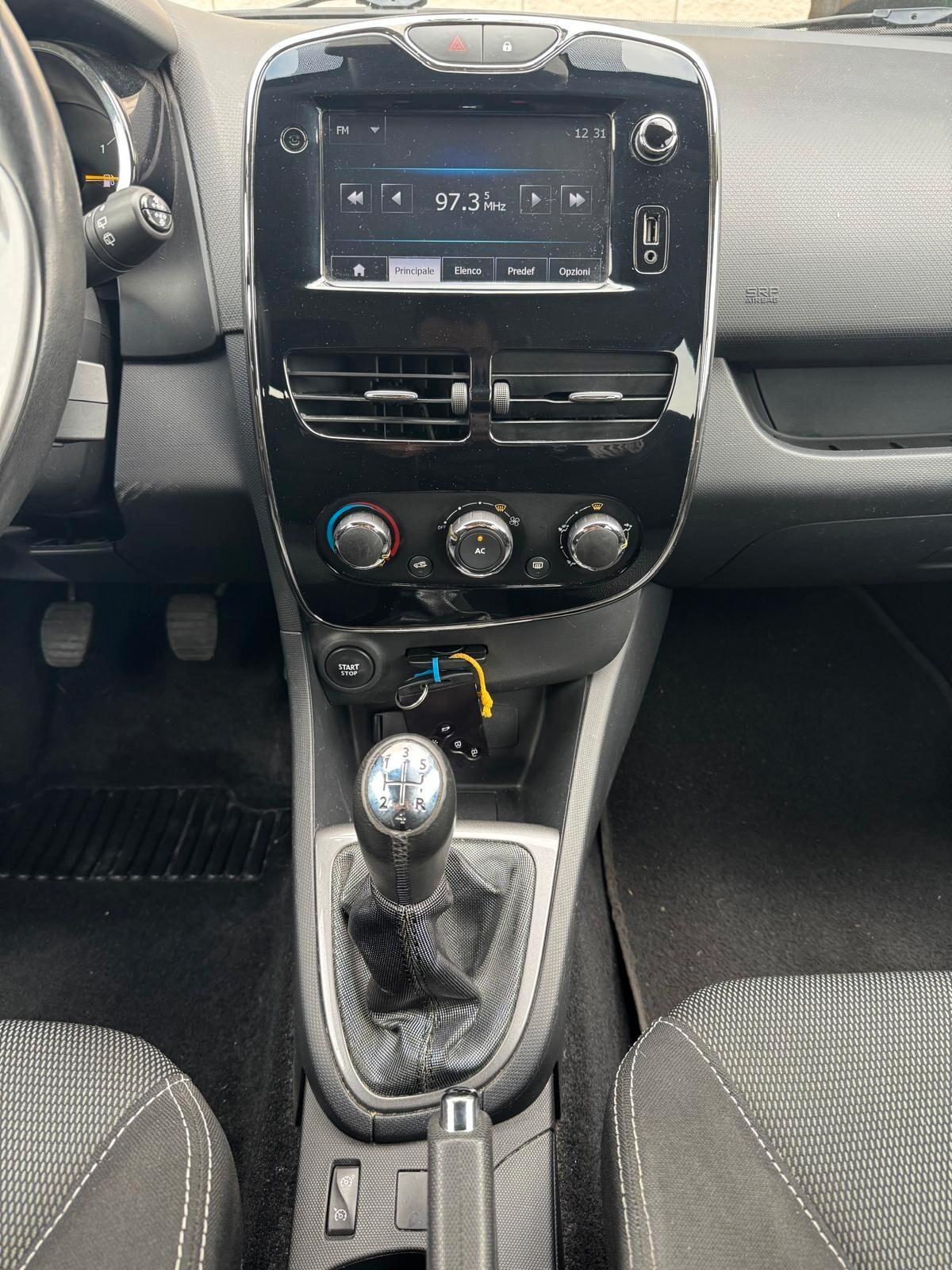 Renault Clio 1.2 75CV 5 porte Costume National