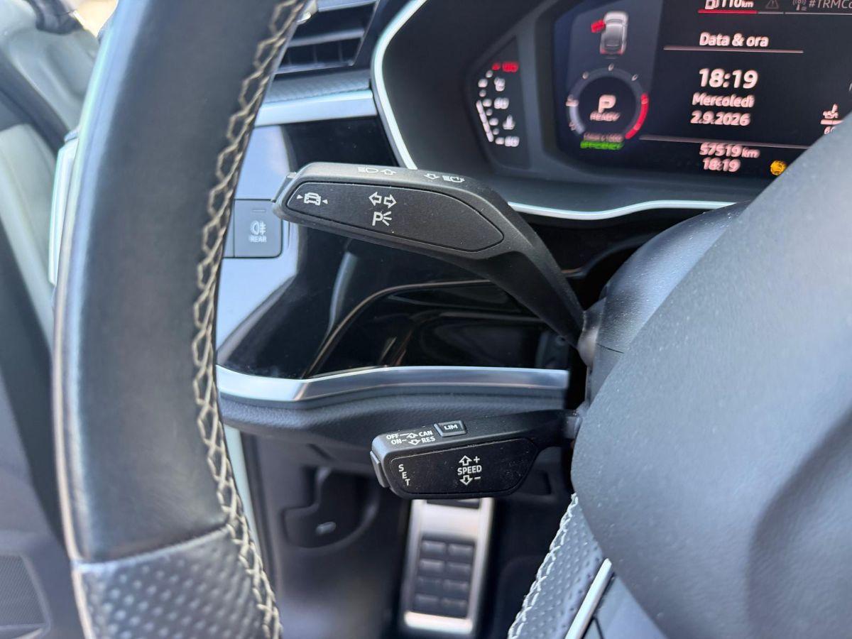 AUDI - Q3 - 35 TDI S tronic S line edition