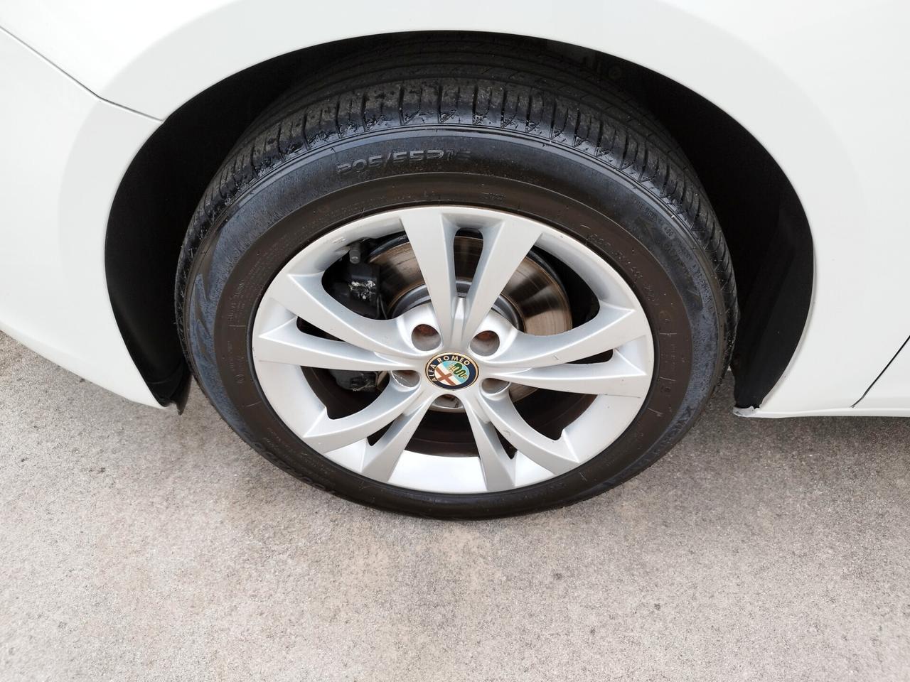 Alfa Romeo Giulietta - 1.6 JTDm-2 - Neopatentati