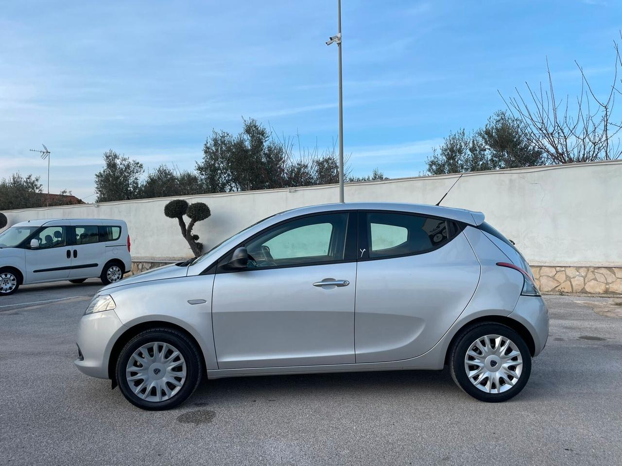 LANCIA YPSILON 1.2 69 CV 5 porte Elefantino