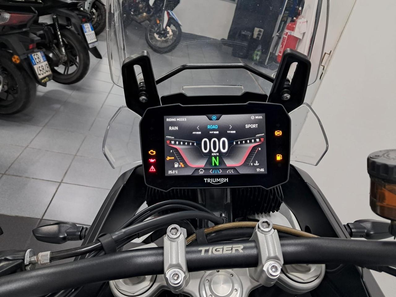 Triumph Tiger 900 GT