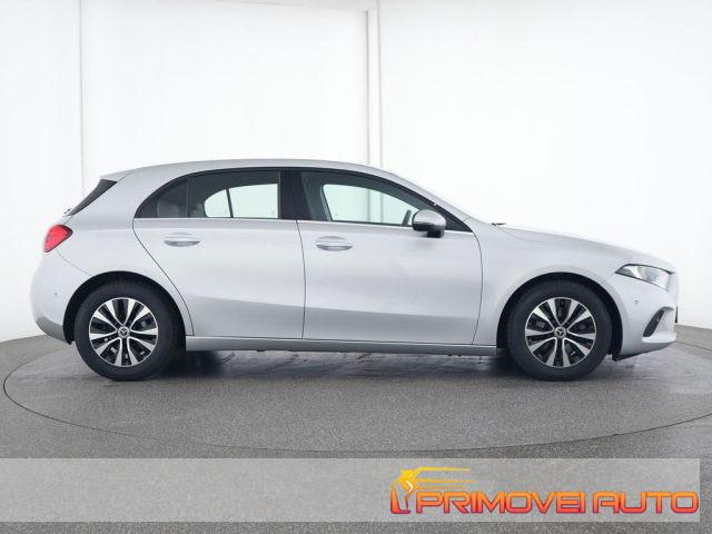 MERCEDES-BENZ A 180 d Business