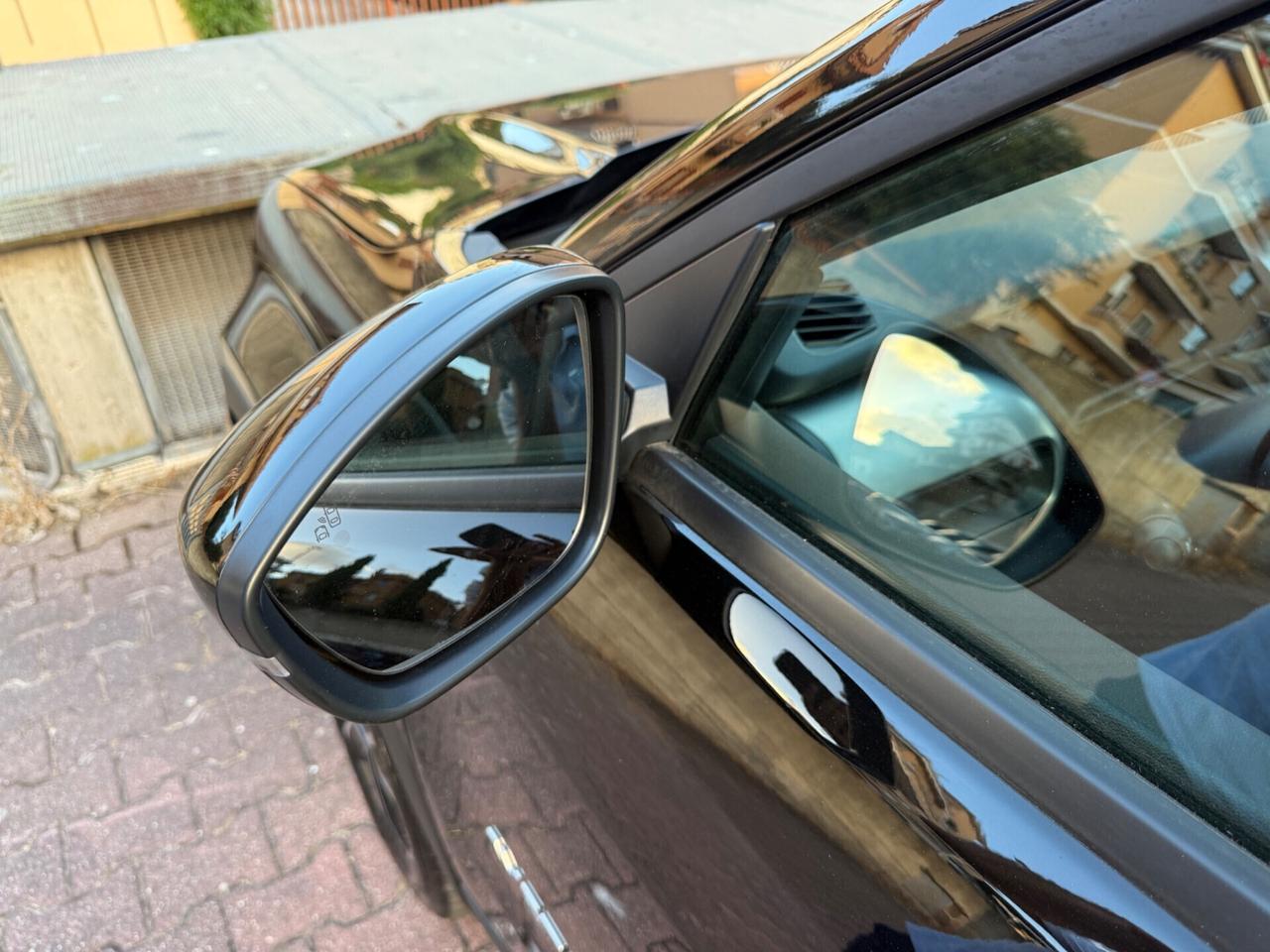 Jeep Avenger 1.2 e-Hybrid 110 cv MHEV Summit