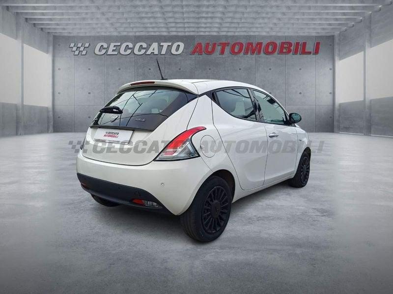 Lancia Ypsilon Ypsilon 1.0 firefly hybrid Silver s&s 70cv 5p.ti