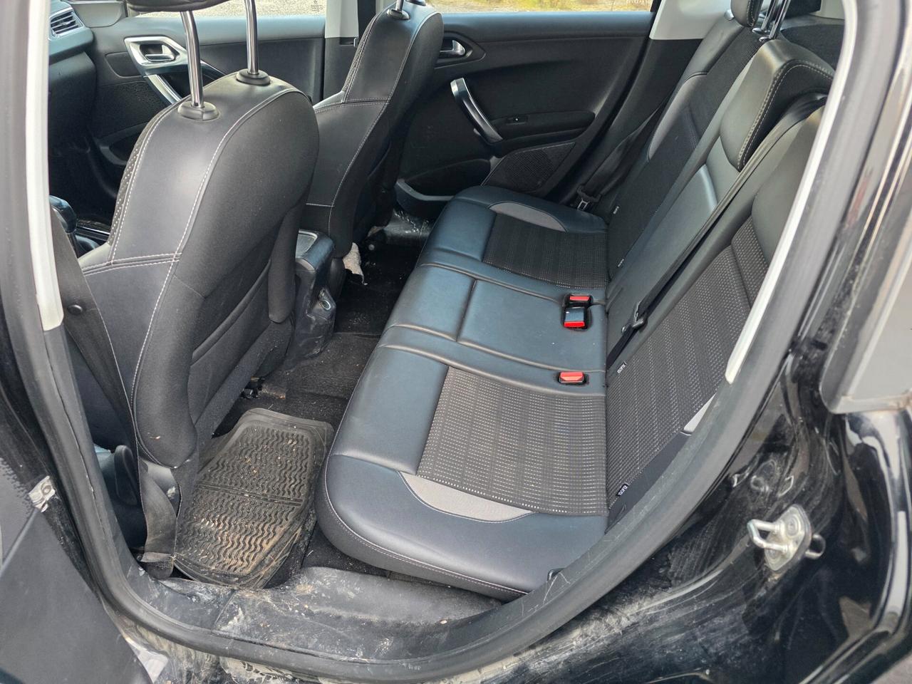 Peugeot 2008 BlueHDi 100 Allure