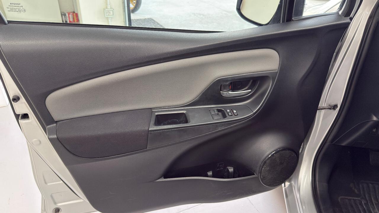 Toyota Yaris 1.0 5 porte Cool 69Cv.