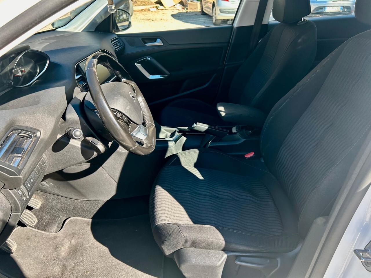 Peugeot 308 BlueHDi 150 S&S SW Allure