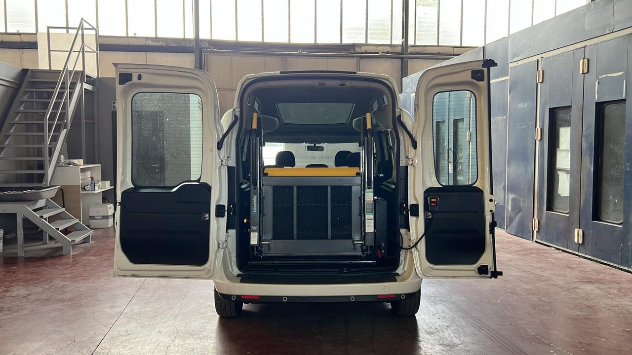 Fiat Doblo Tetto Alto auto per disabili usata