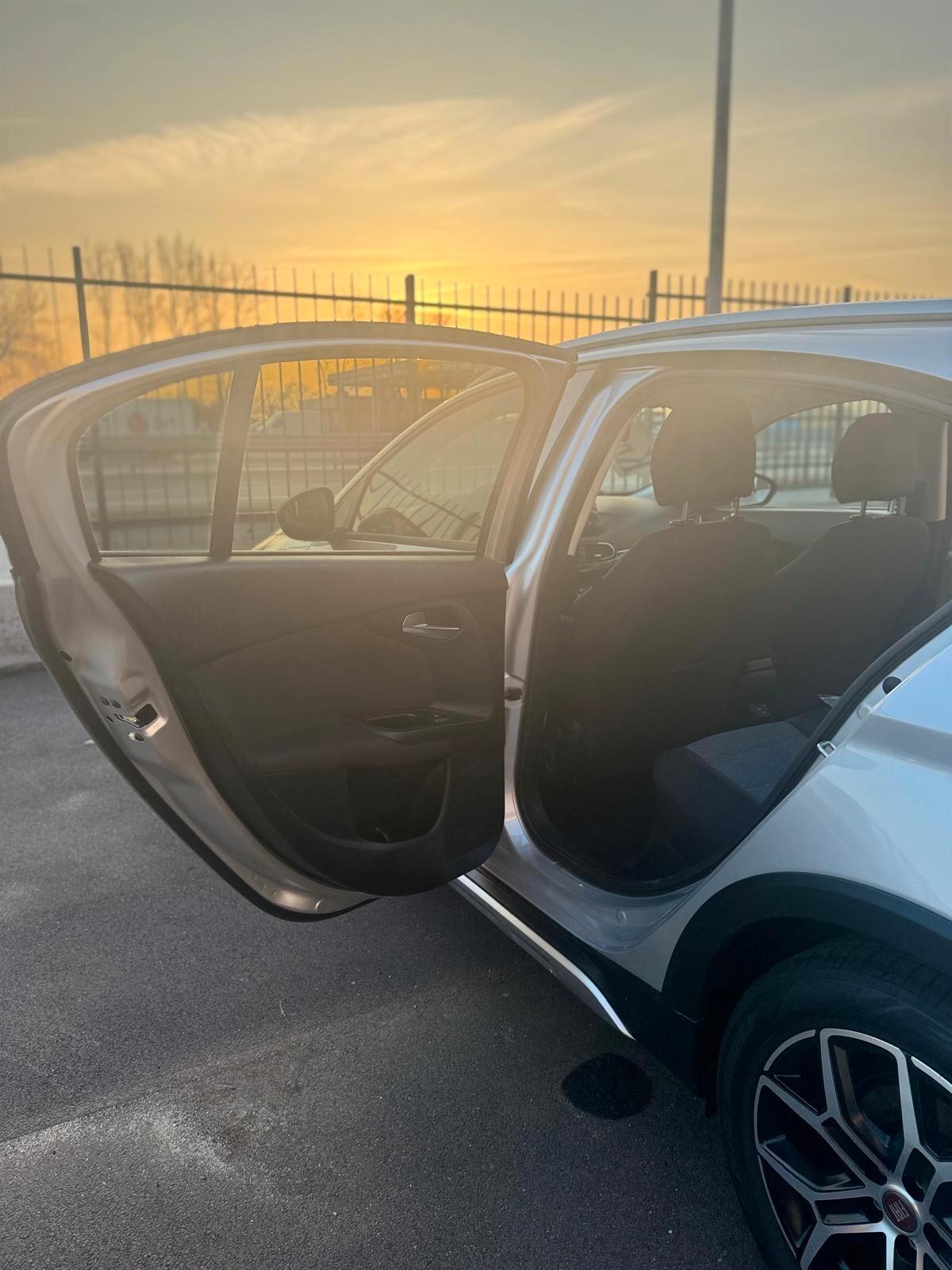 Fiat Tipo 1.6 Mjt S&S 5 porte Cross