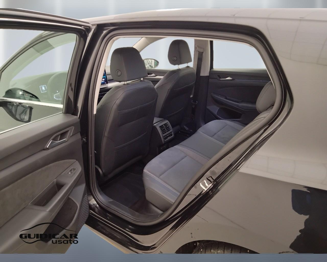 VOLKSWAGEN Golf VIII 2024 - Golf 2.0 tdi Life 150cv dsg