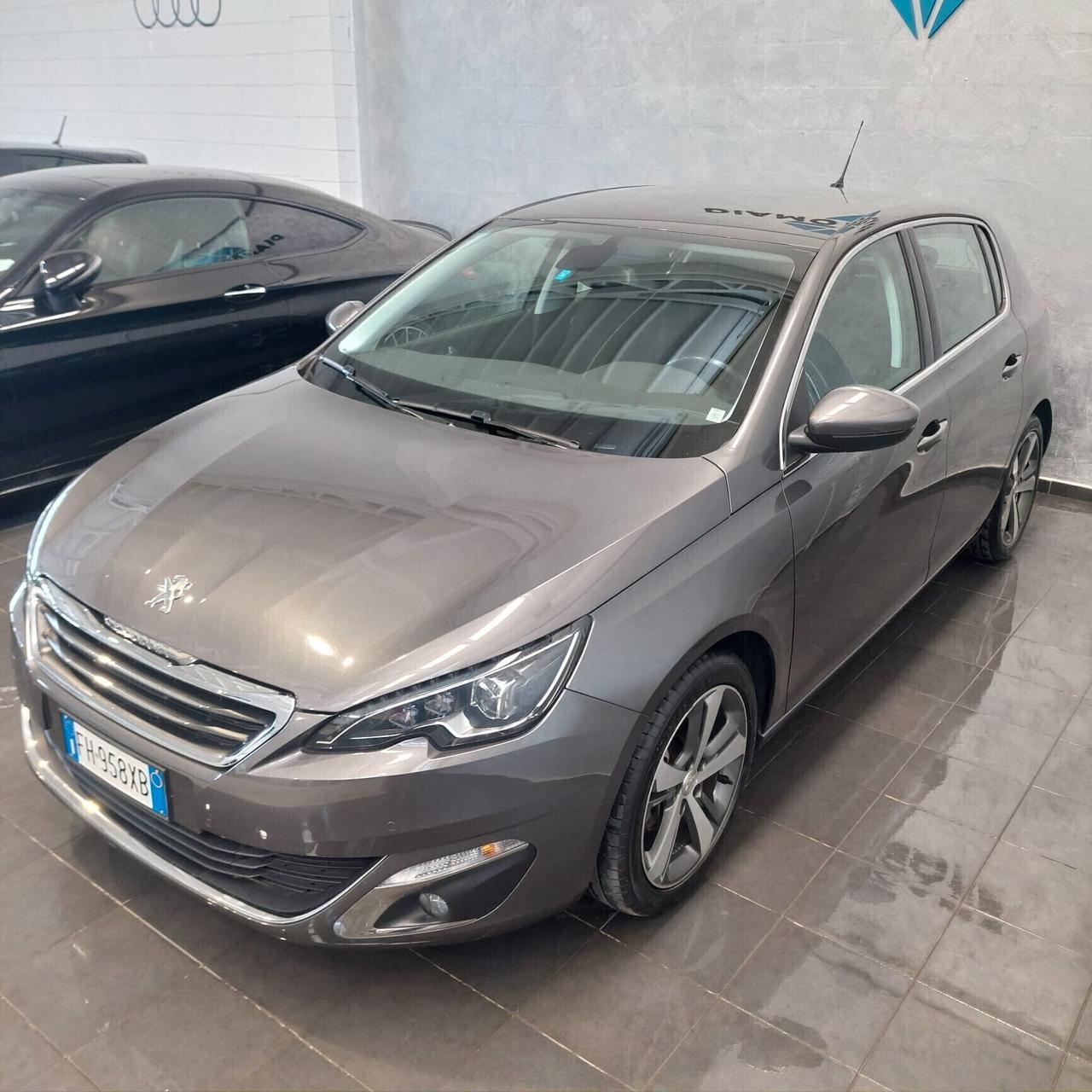 Peugeot 308 1.2 turbo benzina