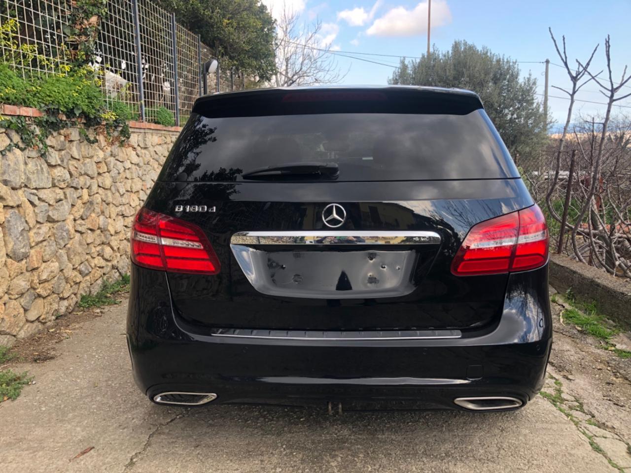 Mercedes-benz B 180 B 180 d Premium AmG black line edition