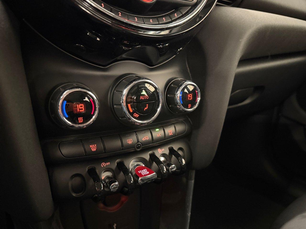 Mini 5 Porte One Baker Street 1.5 Twin Power Turbo 75cv