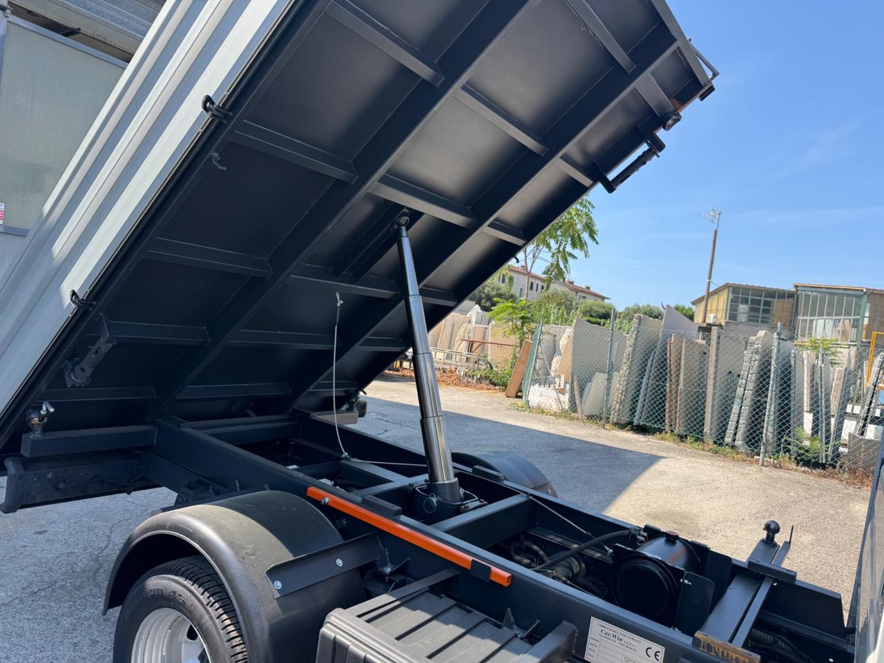 Iveco dayli ribaltabile trilaterale