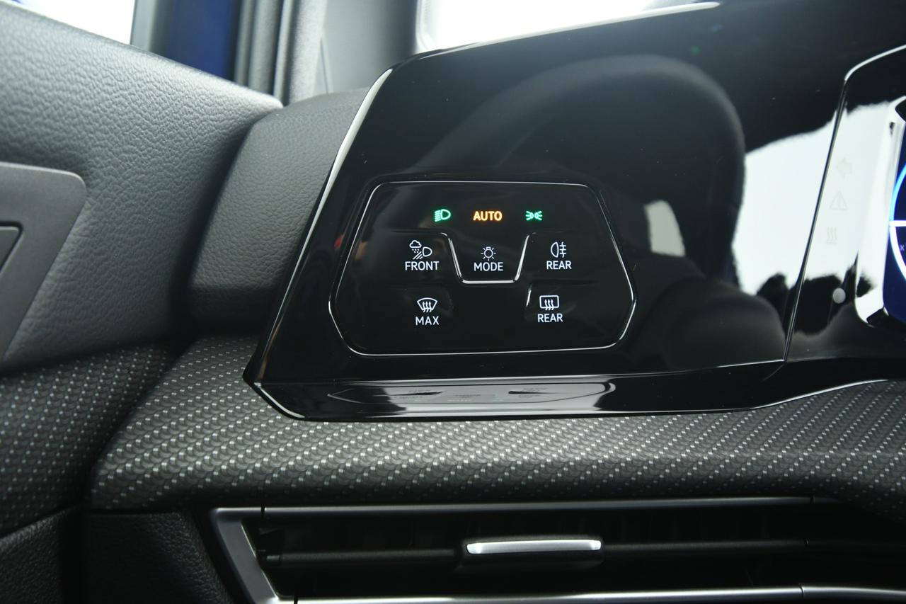 VOLKSWAGEN Golf 1.5 etsi evo R-Line 150cv dsg CAMERA+ALCANTARA+ACC+LED