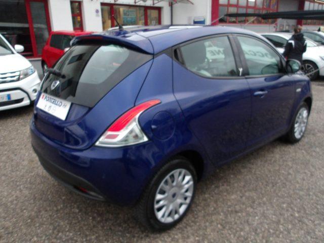 LANCIA Ypsilon 1.2 69 CV 5 porte NEOPATENTATI