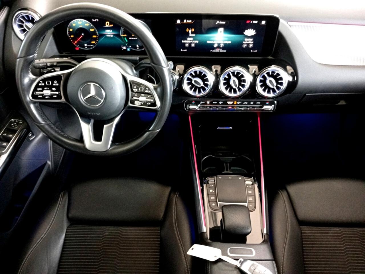 Mercedes-benz GLA 200 d Automatic 4Matic Premium AMG LUCI AMBIENT DISPLAY FULL HD GRANDE