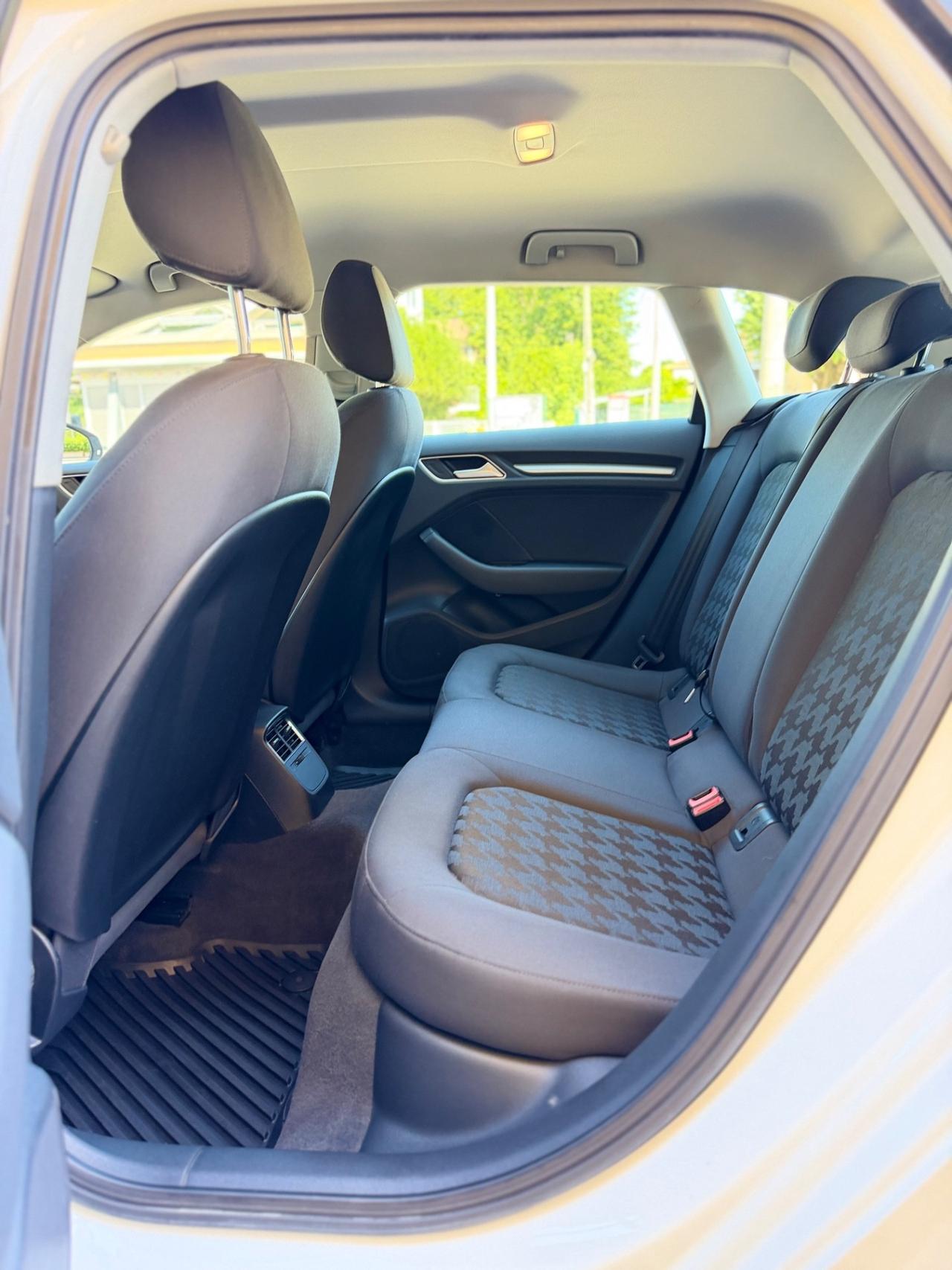 Audi A3 1.6 TDI S tronic