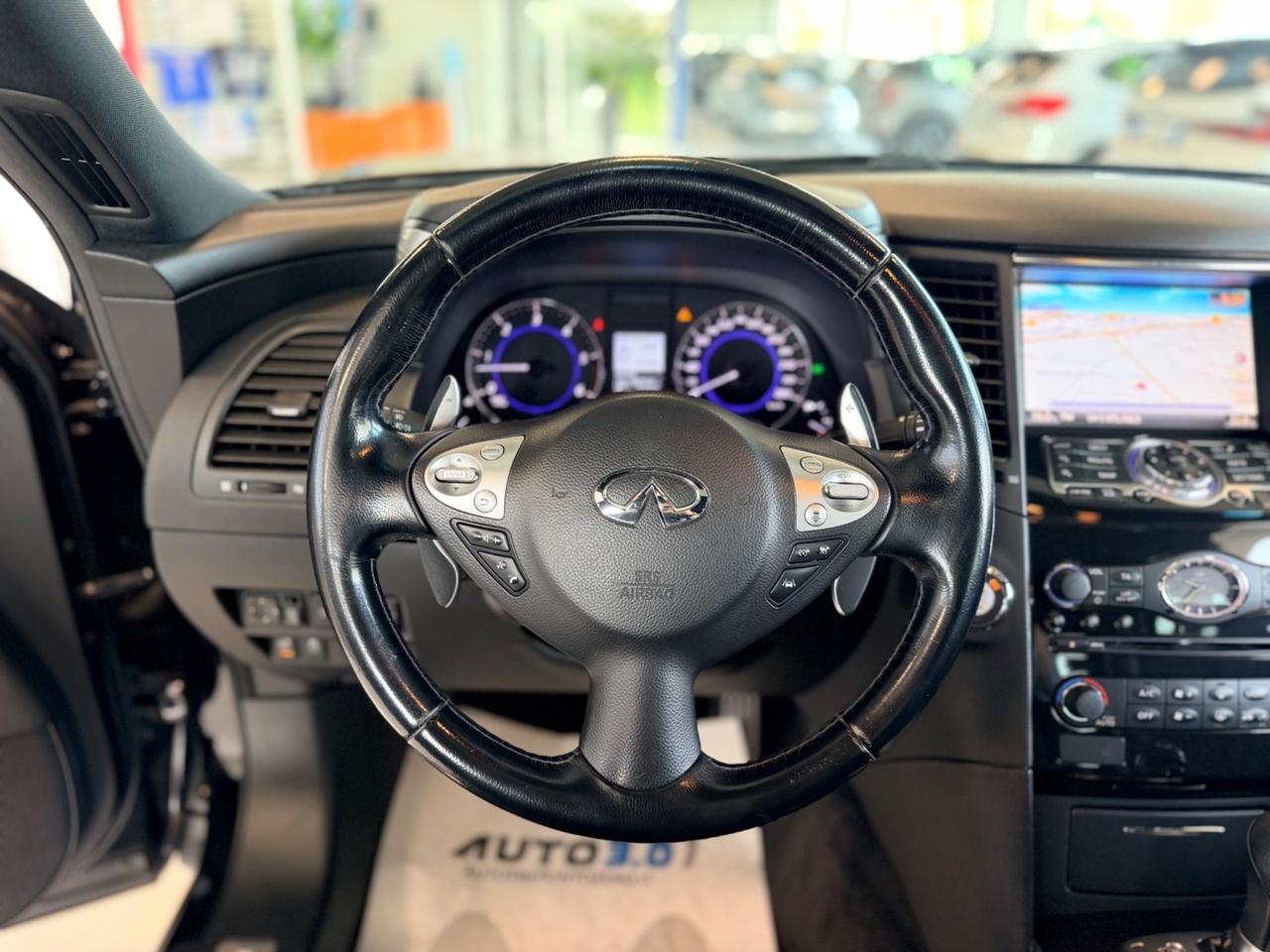 Infiniti QX70 3.0 diesel V6 AT S Premium