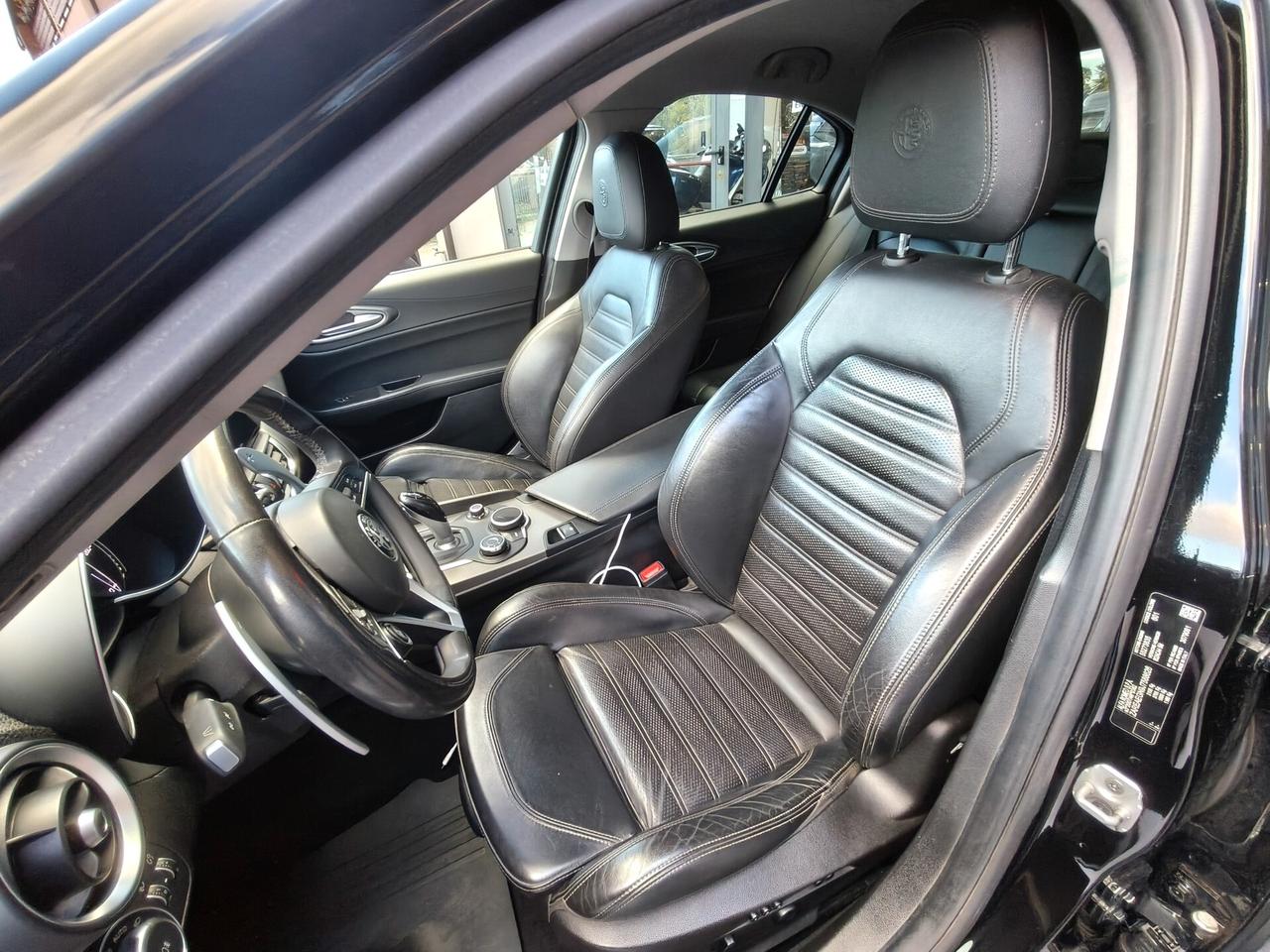 Alfa Romeo Giulia 2.0 Turbo 280 CV AT8 AWD Q4 Veloce