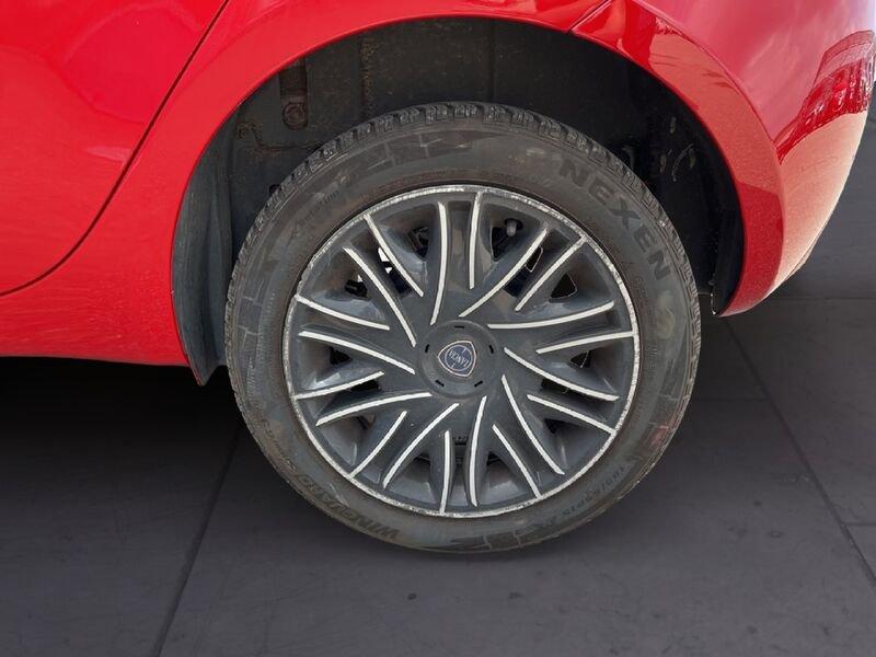 Lancia Ypsilon III 2021 0.9 t.air Silver metano 70cv