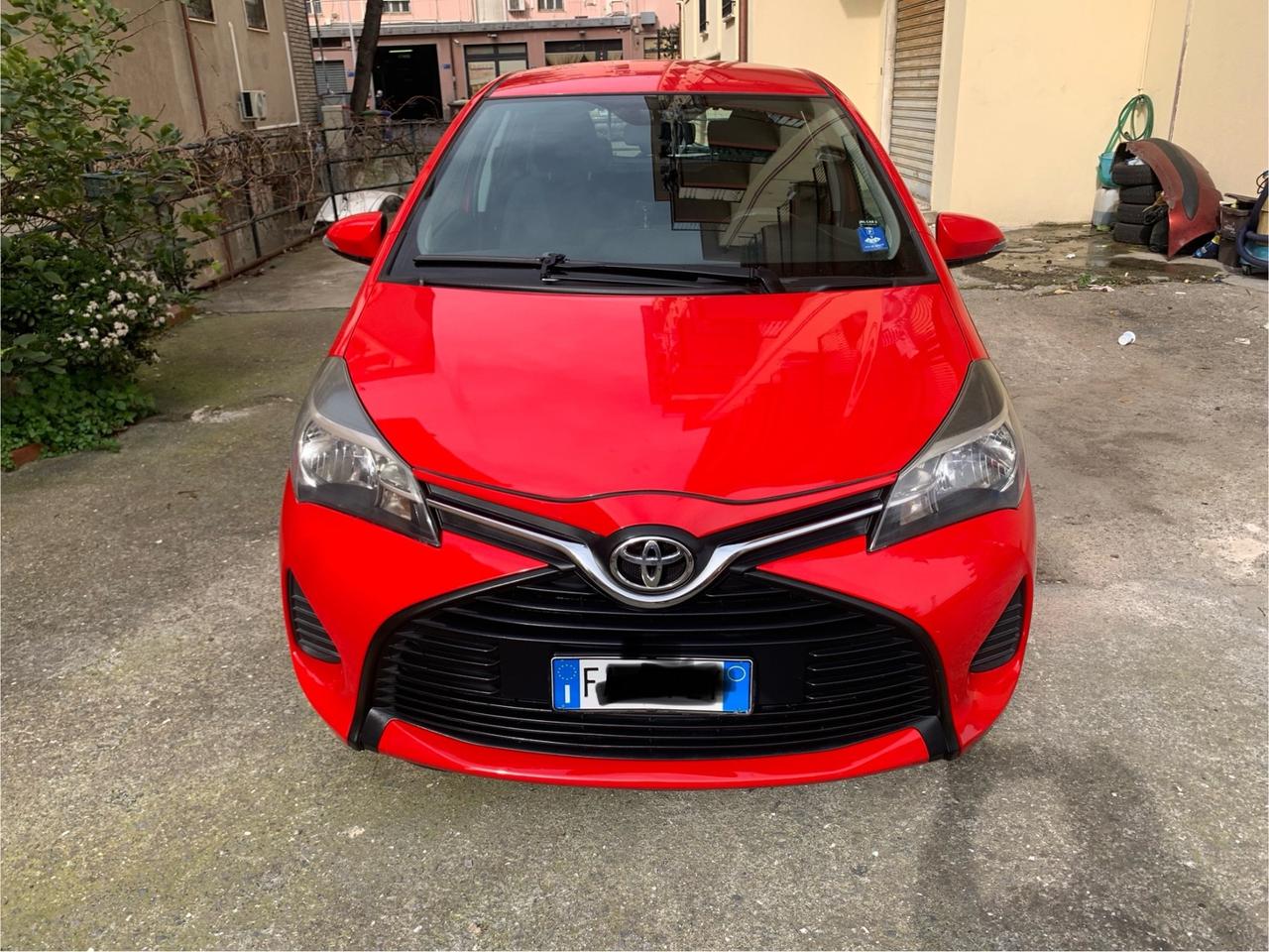 Toyota Yaris 1.0 5 porte 10/2015 km 86000