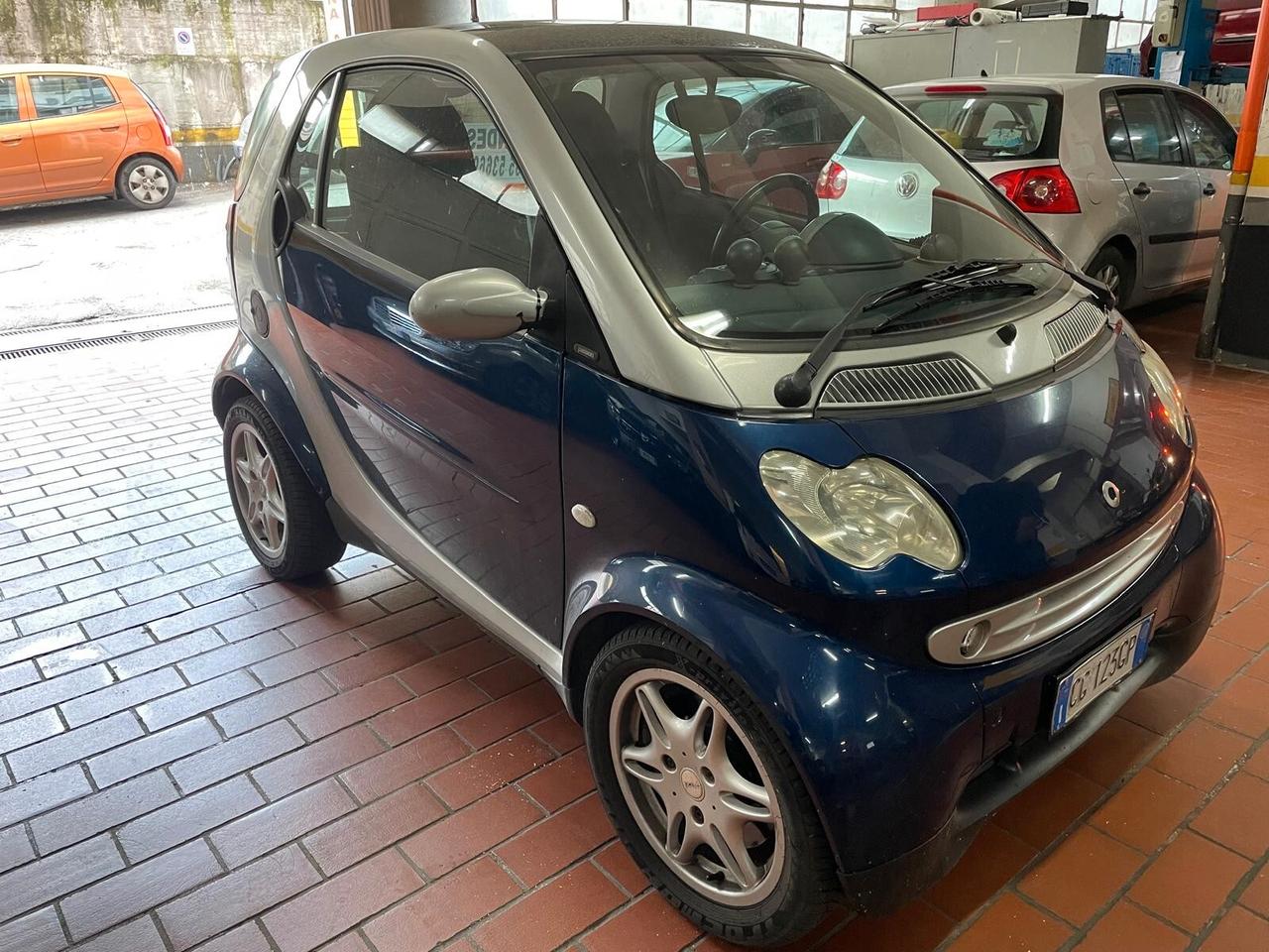 Smart 700 city-coupé pure (45 kW)