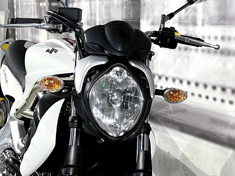 Suzuki Gladius sfv 650