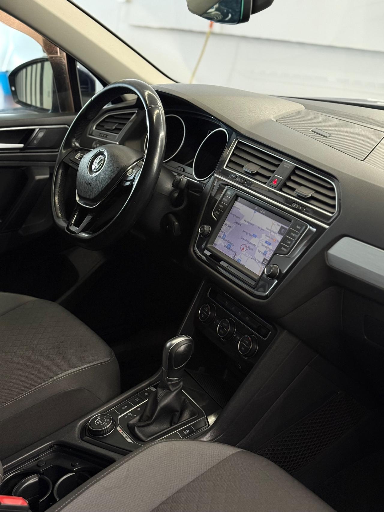 Volkswagen Tiguan 2.0 TDI SCR DSG 4MOTION Business BMT