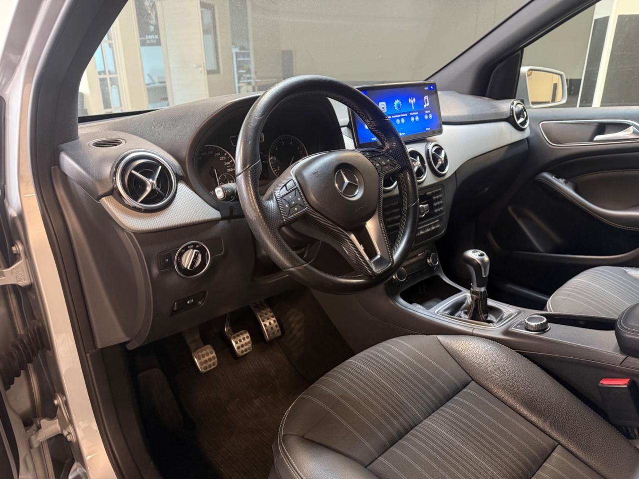 Mercedes-benz B 180 BlueEFFICIENCY Premium