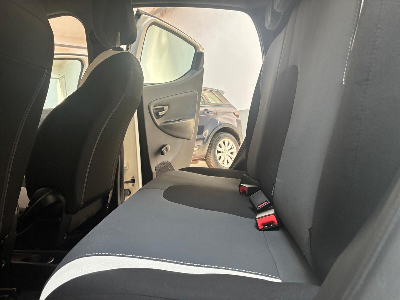 Lancia Ypsilon 1.2 69 CV 5 porte GPL Ecochic Elefantino