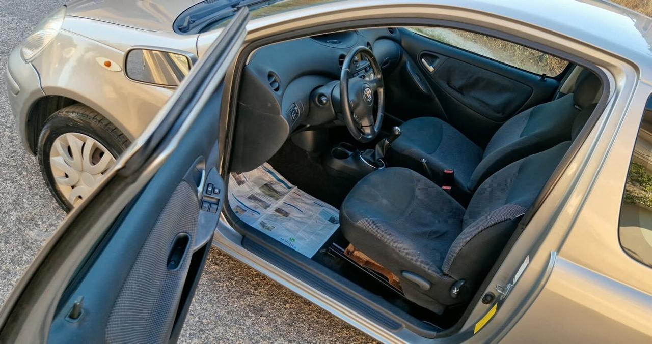 Toyota Yaris 1.0i 16V cat 3 porte Sol-2003