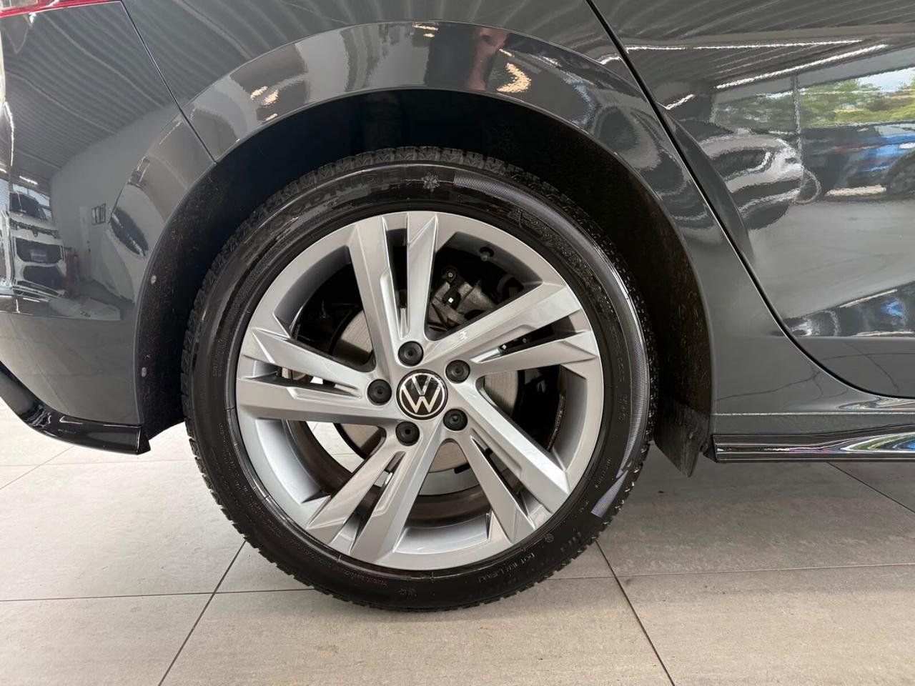 Volkswagen Golf *VIII*R-Line*Virt*OK NEOP