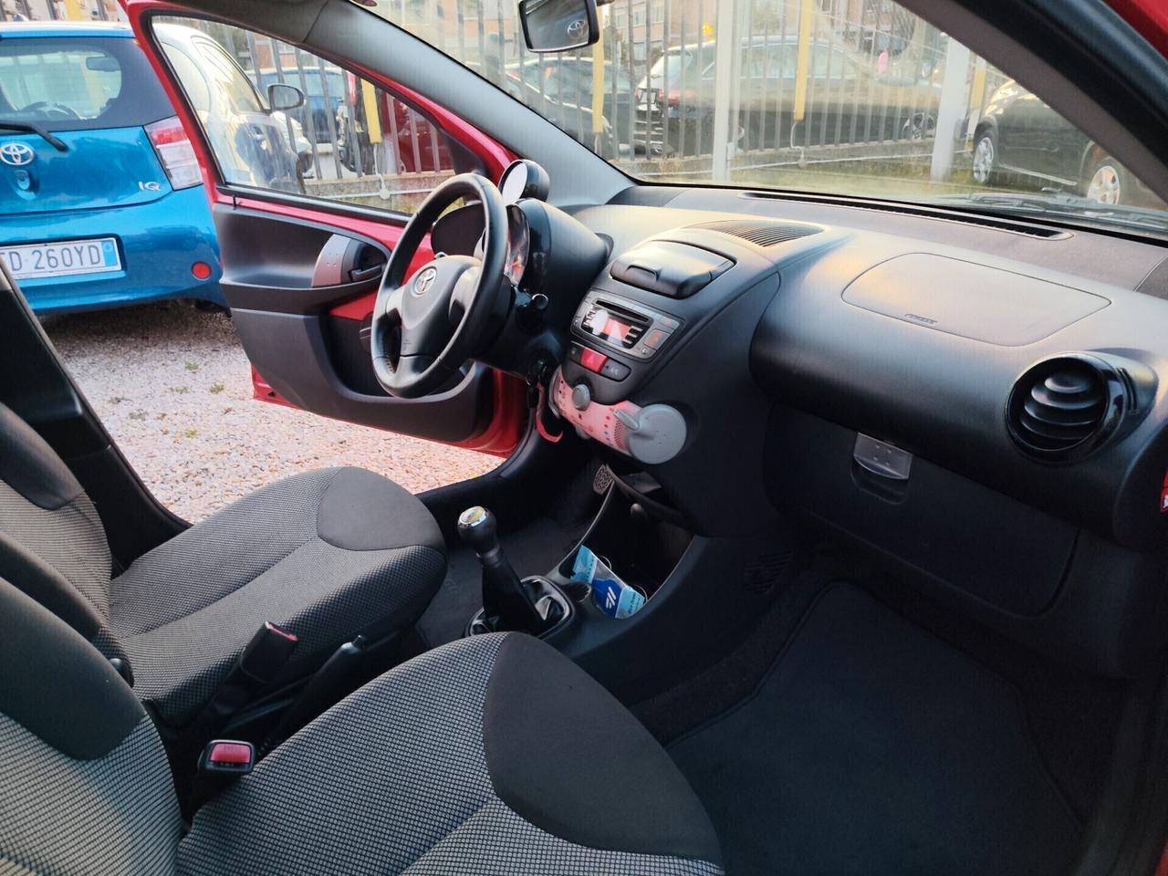 Toyota Aygo 1.0 5 porte NEOPATENTATI