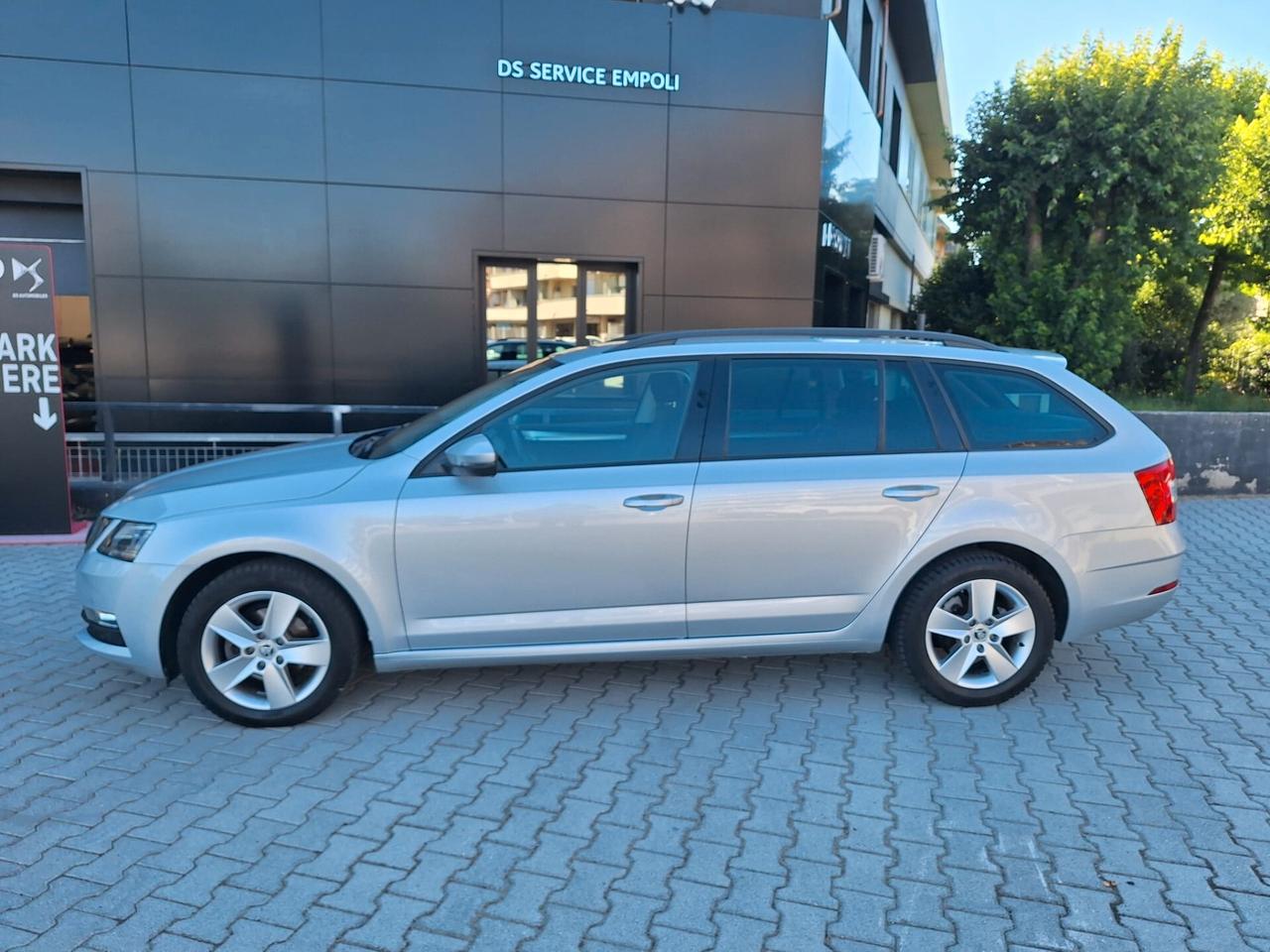 Skoda Octavia 1.6 TDI SCR 115 CV sw UNICO PROPRIETARIO IVA ESPOSTA X NEOPATENTATI