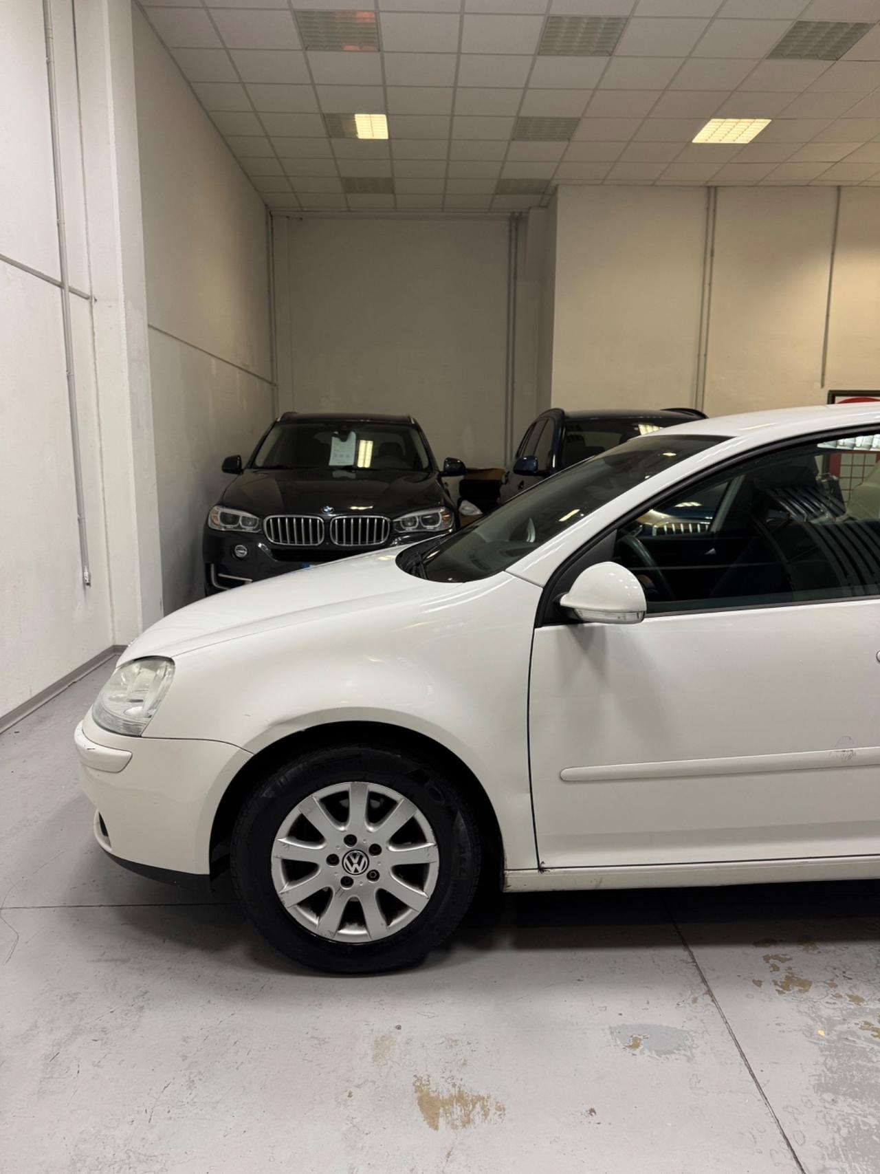 Volkswagen Golf 1.6 16V FSI 5p. Sportline