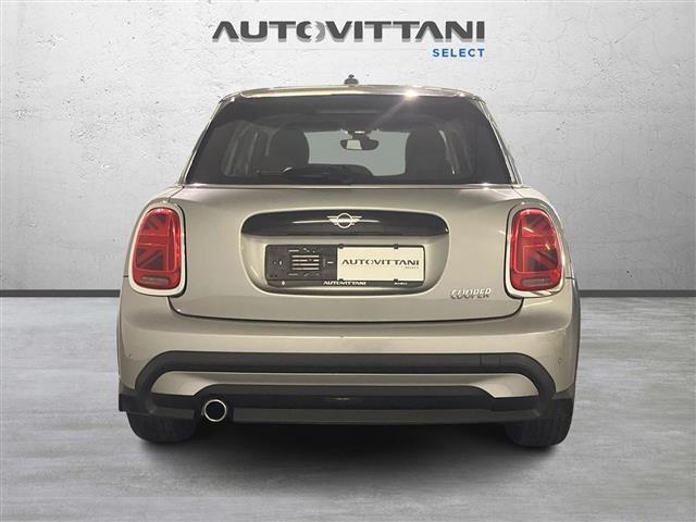MINI Mini 5 Porte 1.5 Twin Power Turbo Cooper Essential