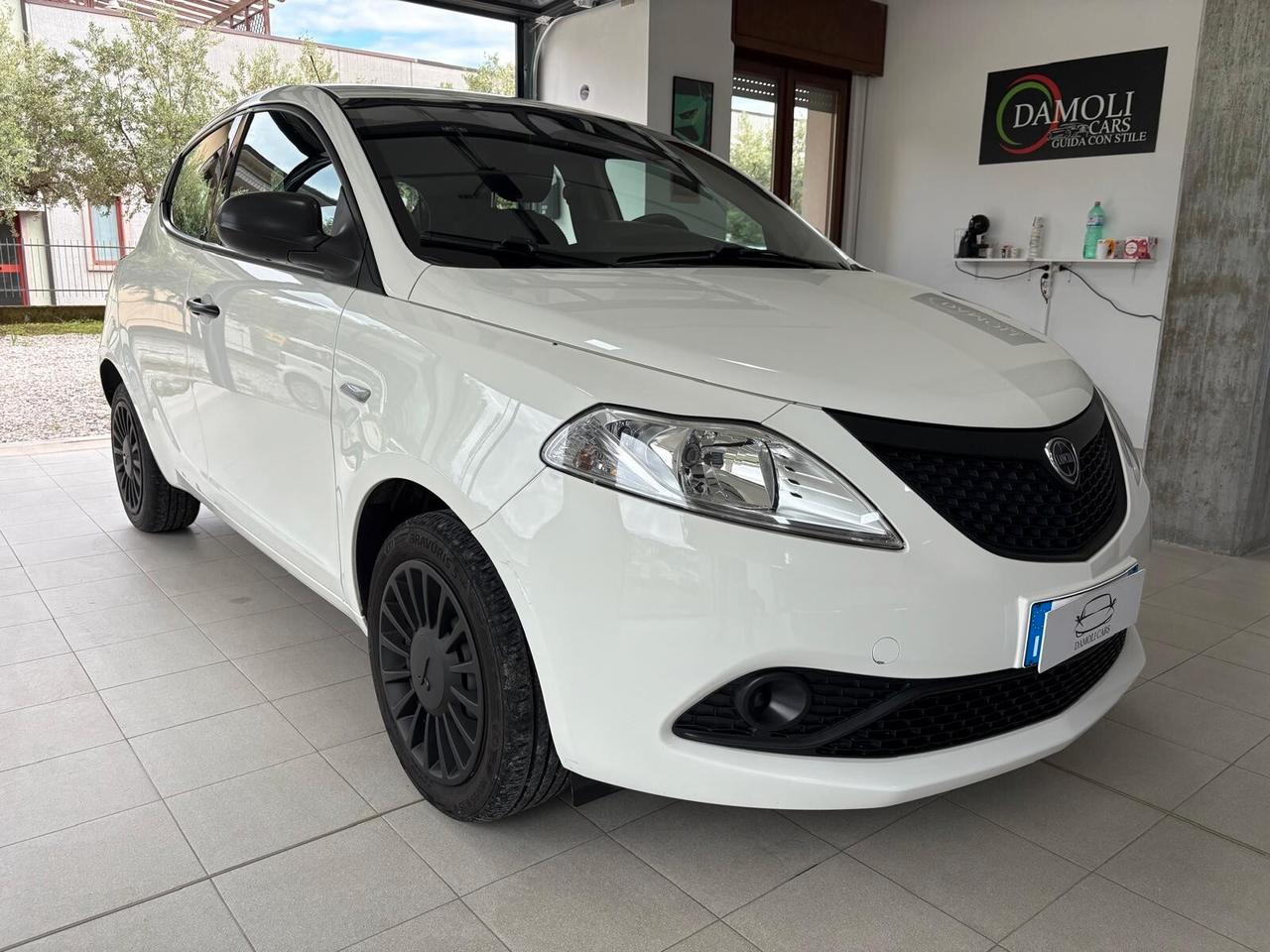 Lancia Ypsilon LANCIA YPSILON 1.2 69CV 5 PORTE - ELEFANTINO BLU