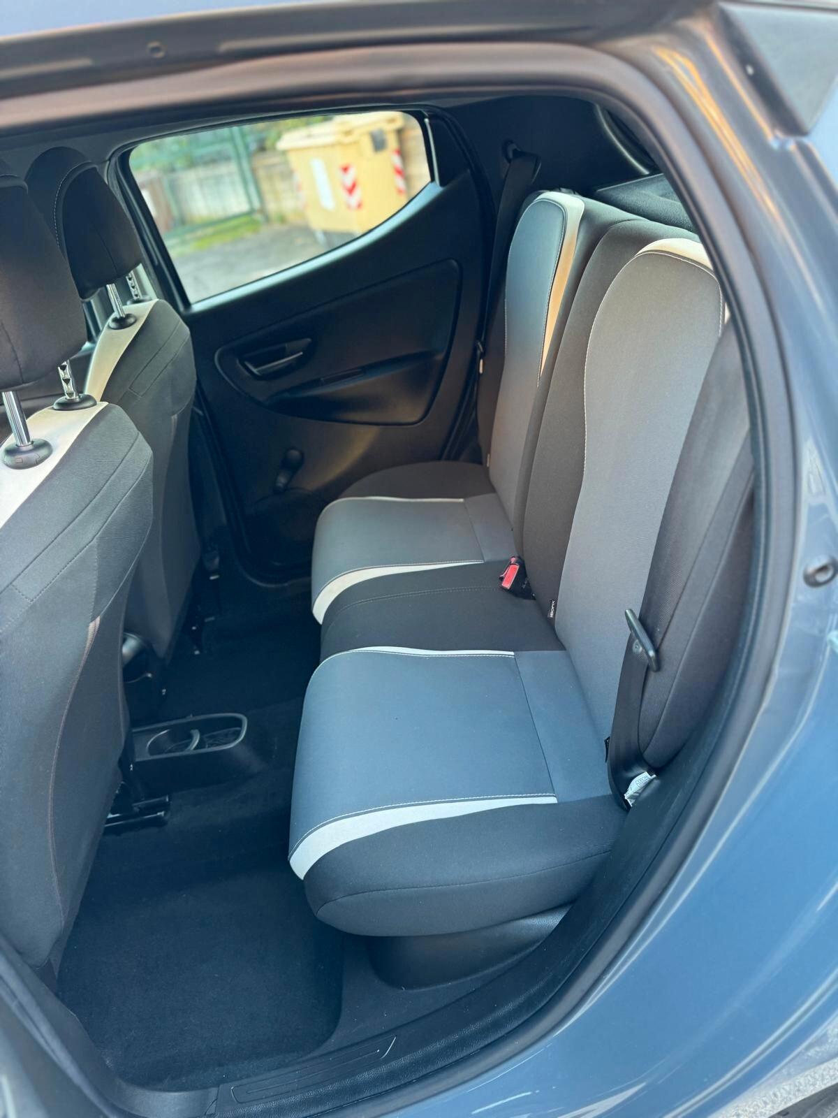 Lancia Ypsilon 1.2 69 CV 5 porte S&S Platinum