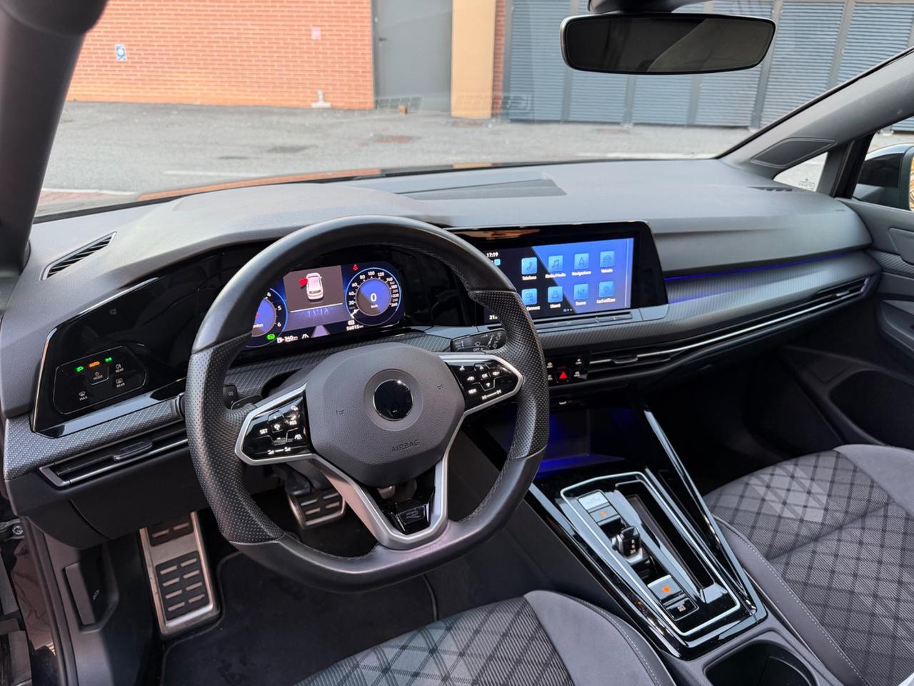 Volkswagen Golf 2.0 TDI DSG R-Line