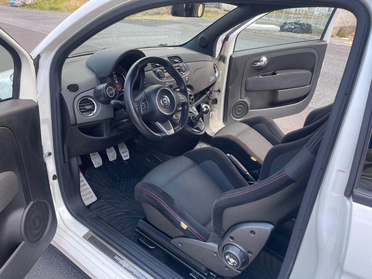 Fiat 500 Abarth 595 competizione