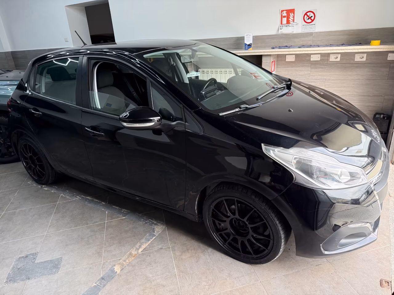 Peugeot 208 PureTech 82 Stop&Start 5 porte Allure